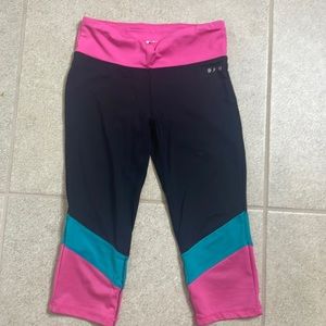 Pink/Black/Turquoise XOXO SPORT Capri/Leggings, girl size S (7/8)